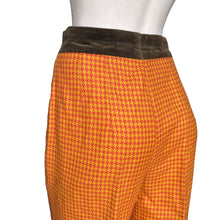 Load image into Gallery viewer, Vintage 90&#39;s Laurel by Escada 100% Wool Orange Houndstooth Trousers Size 40
