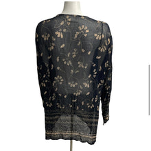 Load image into Gallery viewer, Vintage Floral Print Button Up Tunic with Beaded Overlay Detailing | Size: 2X
